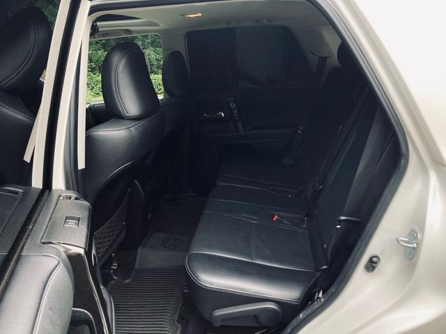 4ランナー リミテッド 4.0V6 4WD Nigntshade Edition サンルーフ ブラックレザー アルパインナビ、フルセグTV、Bluetooth JBLサウンド プッシュスタート(17枚目)