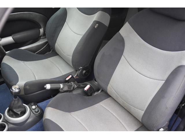 MINI クーパーS withJCWkit・禁煙車・スーパーチャージャー・ガラスルーフ・エアコン・持病修理済・車高調・新品ヘッドライト・グリル加工・パワステ修理・プラグイグニッションコイル交換済・電動ファンリレー交換済(33枚目)