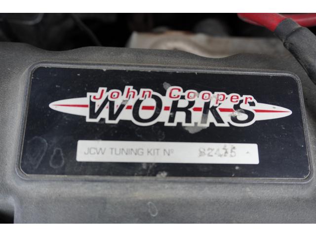 MINI クーパーS withJCWkit・禁煙車・スーパーチャージャー・ガラスルーフ・エアコン・持病修理済・車高調・新品ヘッドライト・グリル加工・パワステ修理・プラグイグニッションコイル交換済・電動ファンリレー交換済(36枚目)