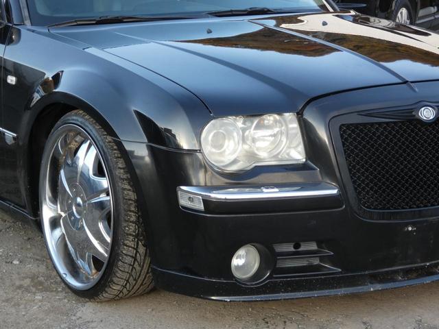 5.7HEMI 本革 サンルーフ キーレス BOSTONスピーカー ジオバンナAW SDナビ ワンセグ LED フォグ ETC クルコン HEMIエンジン 車検整備付 09保証(8枚目)