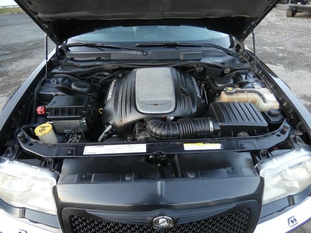 5.7HEMI 本革 サンルーフ キーレス BOSTONスピーカー ジオバンナAW SDナビ ワンセグ LED フォグ ETC クルコン HEMIエンジン 車検整備付 09保証(67枚目)