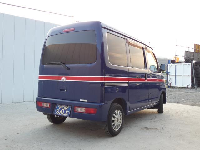 ハイゼットカーゴ DX パワーステアリング パワーウインドウ マニュアルエアコン 両側スライドドア 純正ラジオオーディオ ハロゲンヘッドライト 社外AW ドアバイザー フロアマット 車検整備 09保証(8枚目)