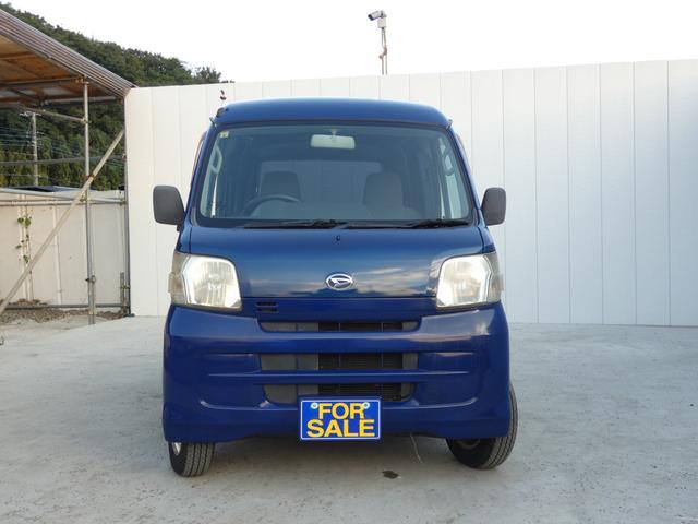 ハイゼットカーゴ DX パワーステアリング パワーウインドウ マニュアルエアコン 両側スライドドア 純正ラジオオーディオ ハロゲンヘッドライト 社外AW ドアバイザー フロアマット 車検整備 09保証(17枚目)