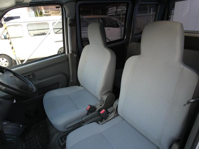 ハイゼットカーゴ DX パワーステアリング パワーウインドウ マニュアルエアコン 両側スライドドア 純正ラジオオーディオ ハロゲンヘッドライト 社外AW ドアバイザー フロアマット 車検整備 09保証(27枚目)