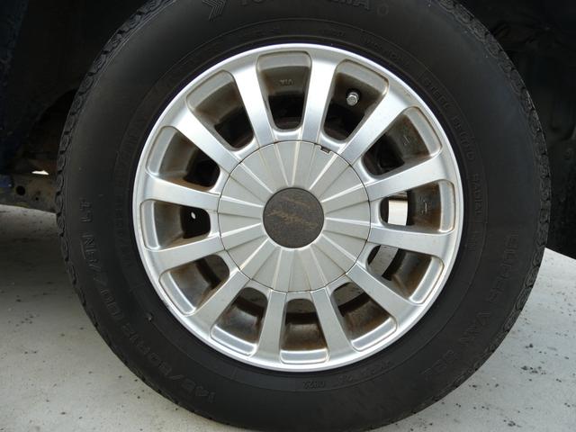 ハイゼットカーゴ DX パワーステアリング パワーウインドウ マニュアルエアコン 両側スライドドア 純正ラジオオーディオ ハロゲンヘッドライト 社外AW ドアバイザー フロアマット 車検整備 09保証(35枚目)