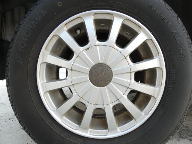 ハイゼットカーゴ DX パワーステアリング パワーウインドウ マニュアルエアコン 両側スライドドア 純正ラジオオーディオ ハロゲンヘッドライト 社外AW ドアバイザー フロアマット 車検整備 09保証(45枚目)