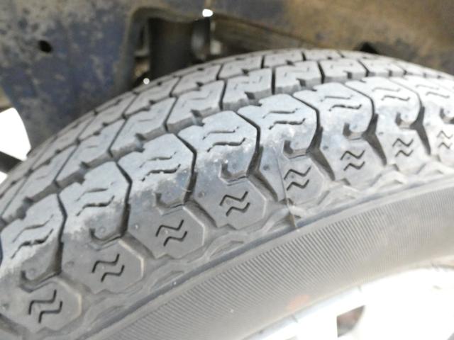 ハイゼットカーゴ DX パワーステアリング パワーウインドウ マニュアルエアコン 両側スライドドア 純正ラジオオーディオ ハロゲンヘッドライト 社外AW ドアバイザー フロアマット 車検整備 09保証(46枚目)