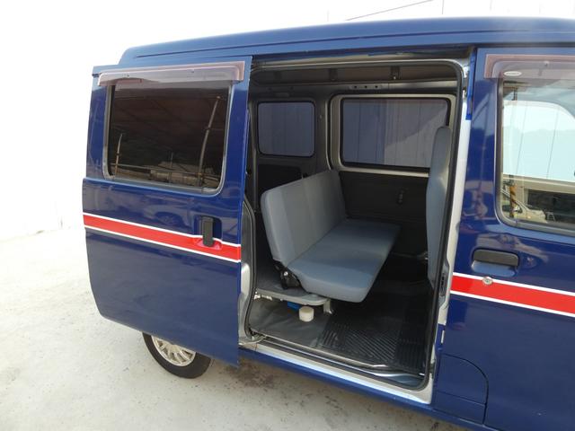 ハイゼットカーゴ DX パワーステアリング パワーウインドウ マニュアルエアコン 両側スライドドア 純正ラジオオーディオ ハロゲンヘッドライト 社外AW ドアバイザー フロアマット 車検整備 09保証(49枚目)