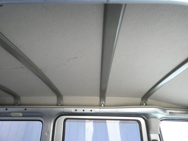 ハイゼットカーゴ DX パワーステアリング パワーウインドウ マニュアルエアコン 両側スライドドア 純正ラジオオーディオ ハロゲンヘッドライト 社外AW ドアバイザー フロアマット 車検整備 09保証(52枚目)