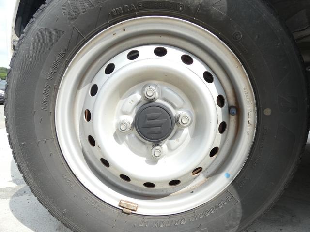 エブリイ PA パワーステアリング マニュアルエアコン トラクションコントロール ハロゲンヘッドライト ヘッドライトレベライザー MTモード 純正ラジオオーディオ ドアバイザー フロアマット 車検整備(19枚目)