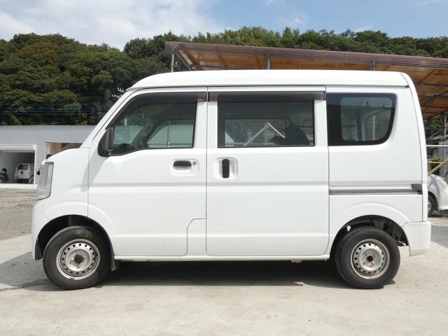 エブリイ PA パワーステアリング マニュアルエアコン トラクションコントロール ハロゲンヘッドライト ヘッドライトレベライザー MTモード 純正ラジオオーディオ ドアバイザー フロアマット 車検整備(22枚目)