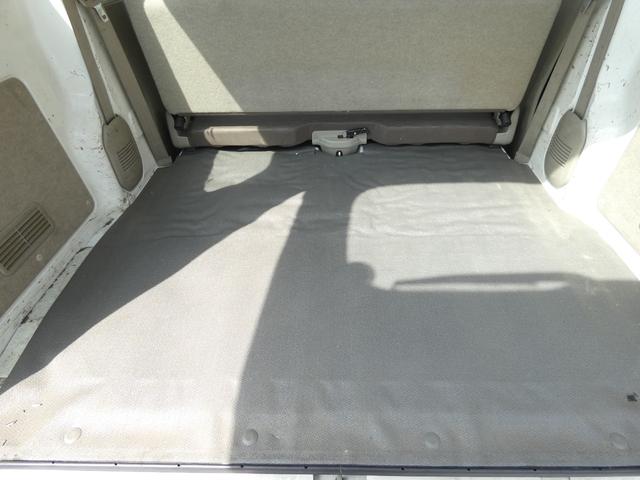 エブリイ PA パワーステアリング マニュアルエアコン トラクションコントロール ハロゲンヘッドライト ヘッドライトレベライザー MTモード 純正ラジオオーディオ ドアバイザー フロアマット 車検整備(41枚目)