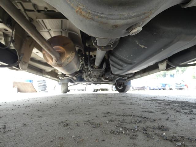 エブリイ PA パワーステアリング マニュアルエアコン トラクションコントロール ハロゲンヘッドライト ヘッドライトレベライザー MTモード 純正ラジオオーディオ ドアバイザー フロアマット 車検整備(47枚目)