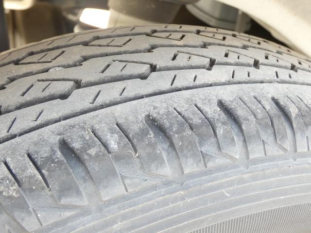 エブリイ PA パワーステアリング マニュアルエアコン トラクションコントロール ハロゲンヘッドライト ヘッドライトレベライザー MTモード 純正ラジオオーディオ ドアバイザー フロアマット 車検整備(49枚目)