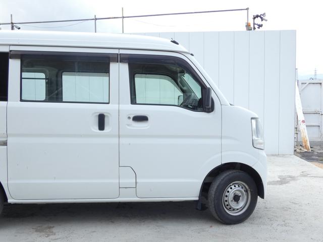 エブリイ PA パワーステアリング マニュアルエアコン トラクションコントロール ハロゲンヘッドライト ヘッドライトレベライザー MTモード 純正ラジオオーディオ ドアバイザー フロアマット 車検整備(52枚目)