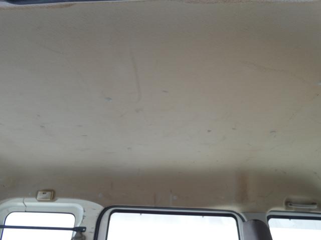 エブリイ PA パワーステアリング マニュアルエアコン トラクションコントロール ハロゲンヘッドライト ヘッドライトレベライザー MTモード 純正ラジオオーディオ ドアバイザー フロアマット 車検整備(55枚目)