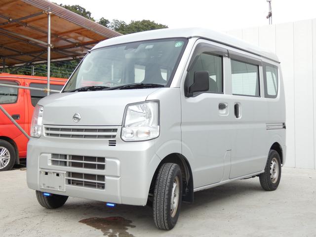 NV100クリッパーバン DX リモコンキー パワーステアリング ハロゲンヘッドライト ヘッドライトレベライザー マニュアルエアコン メモリーナビ トラクションコントロール MTモード 両側スライドドア ドアバイザー 車検整備(7枚目)