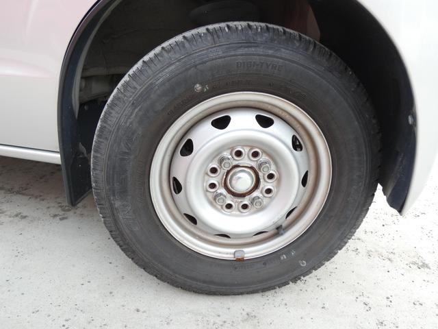 NV100クリッパーバン DX リモコンキー パワーステアリング ハロゲンヘッドライト ヘッドライトレベライザー マニュアルエアコン メモリーナビ トラクションコントロール MTモード 両側スライドドア ドアバイザー 車検整備(10枚目)