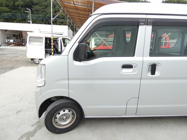NV100クリッパーバン DX リモコンキー パワーステアリング ハロゲンヘッドライト ヘッドライトレベライザー マニュアルエアコン メモリーナビ トラクションコントロール MTモード 両側スライドドア ドアバイザー 車検整備(23枚目)