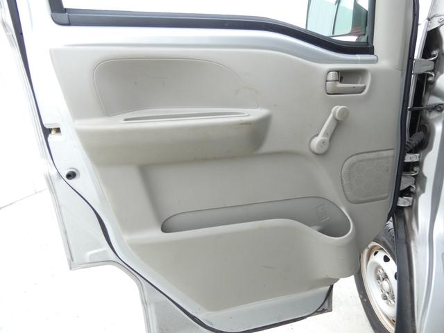 NV100クリッパーバン DX リモコンキー パワーステアリング ハロゲンヘッドライト ヘッドライトレベライザー マニュアルエアコン メモリーナビ トラクションコントロール MTモード 両側スライドドア ドアバイザー 車検整備(25枚目)
