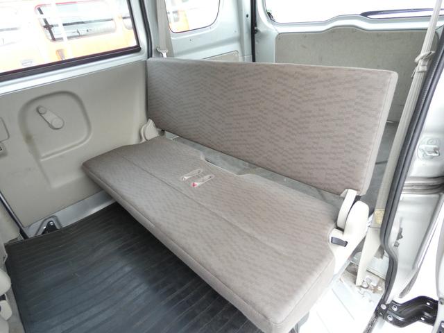 NV100クリッパーバン DX リモコンキー パワーステアリング ハロゲンヘッドライト ヘッドライトレベライザー マニュアルエアコン メモリーナビ トラクションコントロール MTモード 両側スライドドア ドアバイザー 車検整備(32枚目)