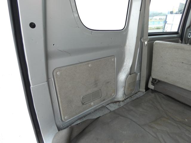 NV100クリッパーバン DX リモコンキー パワーステアリング ハロゲンヘッドライト ヘッドライトレベライザー マニュアルエアコン メモリーナビ トラクションコントロール MTモード 両側スライドドア ドアバイザー 車検整備(41枚目)