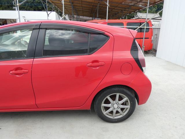 アクア S スマートキー プッシュスタート SDナビ バックカメラ ハロゲンヘッドライト ヘッドライトレベライザー クルーズコントロール ステアリングリモコン トラクションコントロール ウインカーミラー 社外AW(37枚目)