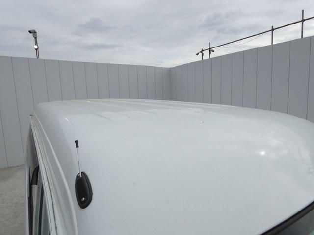 エブリイワゴン 　車いす移動車　後部電動固定　リモコンキー　パワーウインドウ　ハロゲンヘッドライト　ヘッドライトレベライザー　純正ラジオオーディオ　両側スライドドア　マニュアルエアコン　ドアバイザー　フロアマット（13枚目）