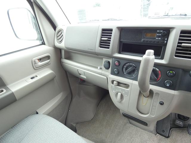 エブリイワゴン 　車いす移動車　後部電動固定　リモコンキー　パワーウインドウ　ハロゲンヘッドライト　ヘッドライトレベライザー　純正ラジオオーディオ　両側スライドドア　マニュアルエアコン　ドアバイザー　フロアマット（15枚目）