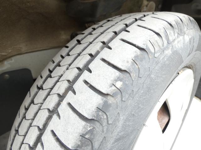 エブリイワゴン 　車いす移動車　後部電動固定　リモコンキー　パワーウインドウ　ハロゲンヘッドライト　ヘッドライトレベライザー　純正ラジオオーディオ　両側スライドドア　マニュアルエアコン　ドアバイザー　フロアマット（24枚目）