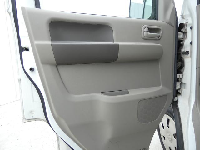 エブリイワゴン 　車いす移動車　後部電動固定　リモコンキー　パワーウインドウ　ハロゲンヘッドライト　ヘッドライトレベライザー　純正ラジオオーディオ　両側スライドドア　マニュアルエアコン　ドアバイザー　フロアマット（34枚目）