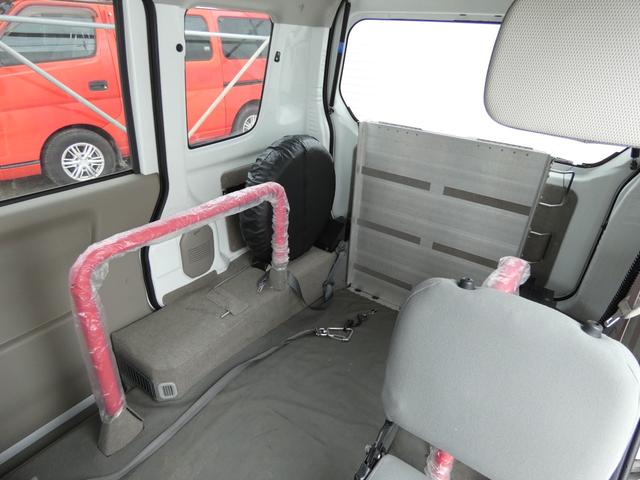 エブリイワゴン 　車いす移動車　後部電動固定　リモコンキー　パワーウインドウ　ハロゲンヘッドライト　ヘッドライトレベライザー　純正ラジオオーディオ　両側スライドドア　マニュアルエアコン　ドアバイザー　フロアマット（40枚目）