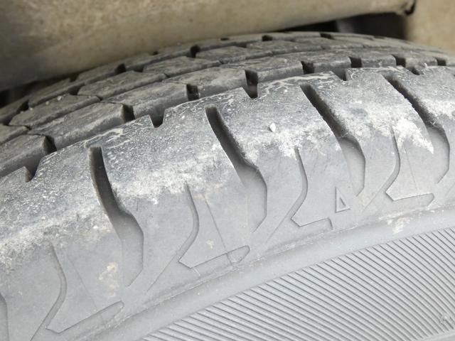 エブリイワゴン 　車いす移動車　後部電動固定　リモコンキー　パワーウインドウ　ハロゲンヘッドライト　ヘッドライトレベライザー　純正ラジオオーディオ　両側スライドドア　マニュアルエアコン　ドアバイザー　フロアマット（42枚目）