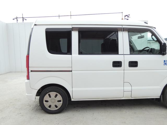 エブリイワゴン 　車いす移動車　後部電動固定　リモコンキー　パワーウインドウ　ハロゲンヘッドライト　ヘッドライトレベライザー　純正ラジオオーディオ　両側スライドドア　マニュアルエアコン　ドアバイザー　フロアマット（60枚目）