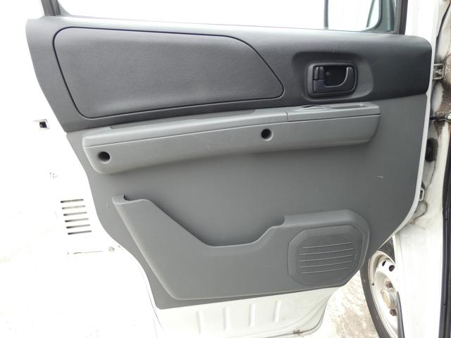 ＮＶ１００クリッパーバン ＤＸ　ＧＬパッケージ　リモコンキー　両側スライドドア　パワーウインドウ　ハロゲンヘッドライト　ヘッドライトレベライザー　純正ラジオオーディオ　ドアバイザー　フロアマット　車検整備　０９保証（32枚目）