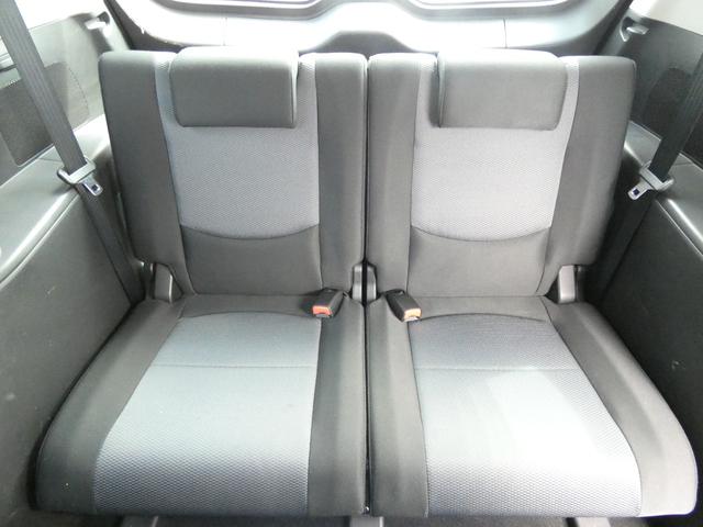 プレマシー ２３Ｓ　リモコンキー　両側パワースライドドア　純正ナビ　バックカメラ　ＥＴＣ　ステアリングリモコン　ＭＴモード　マニュアルエアコン　純正ＡＷ　車検整備　ドアバイザー　フロアマット　０９保証（11枚目）