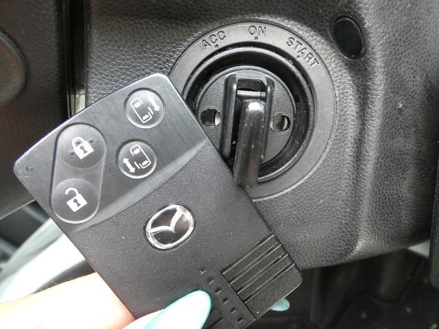 プレマシー ２３Ｓ　リモコンキー　両側パワースライドドア　純正ナビ　バックカメラ　ＥＴＣ　ステアリングリモコン　ＭＴモード　マニュアルエアコン　純正ＡＷ　車検整備　ドアバイザー　フロアマット　０９保証（17枚目）