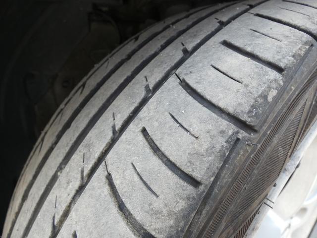 プレマシー ２３Ｓ　リモコンキー　両側パワースライドドア　純正ナビ　バックカメラ　ＥＴＣ　ステアリングリモコン　ＭＴモード　マニュアルエアコン　純正ＡＷ　車検整備　ドアバイザー　フロアマット　０９保証（26枚目）