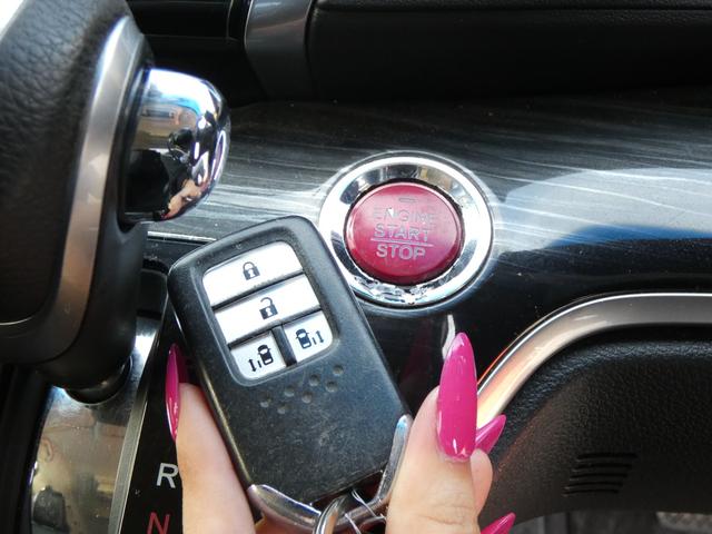 オデッセイ アブソルート　スマートキー　プッシュスタート　両側パワースライドドア　メモリーナビ　フルセグ　バックカメラ　フリップダウンモニター　ＥＴＣ　ハーフレザーシート　パドルシフト　ウインカーミラー　純正ＡＷ　車検整備（19枚目）