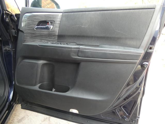 オデッセイ アブソルート　スマートキー　プッシュスタート　両側パワースライドドア　メモリーナビ　フルセグ　バックカメラ　フリップダウンモニター　ＥＴＣ　ハーフレザーシート　パドルシフト　ウインカーミラー　純正ＡＷ　車検整備（61枚目）