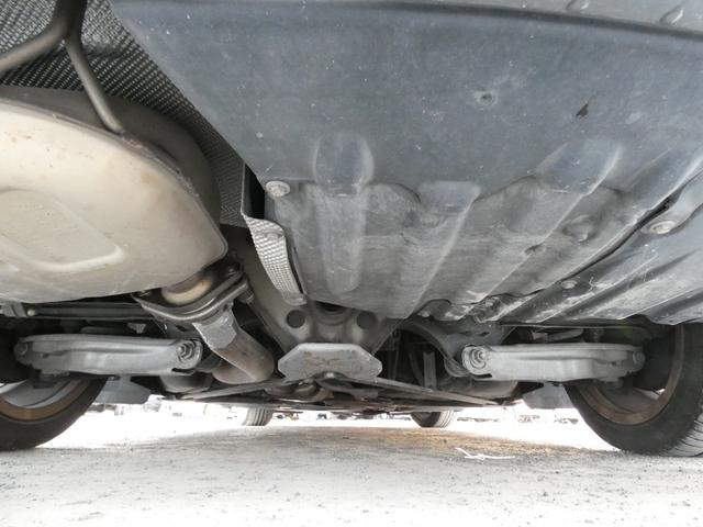 1シリーズ 120i カブリオレ スマートキー プッシュスタート HDDナビ ワンセグ ETC 革シート パワーシート キセノンヘッドライト オートライト フォグ MTモード ステアリングリモコン 純正AW 車検整備 09保証(44枚目)