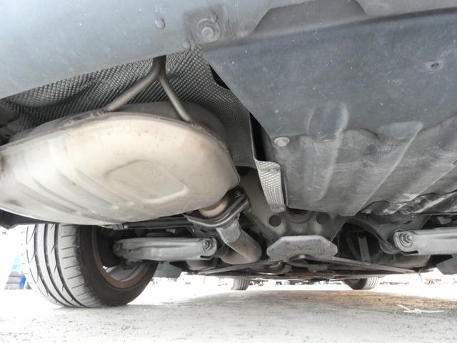 1シリーズ 120i カブリオレ スマートキー プッシュスタート HDDナビ ワンセグ ETC 革シート パワーシート キセノンヘッドライト オートライト フォグ MTモード ステアリングリモコン 純正AW 車検整備 09保証(45枚目)