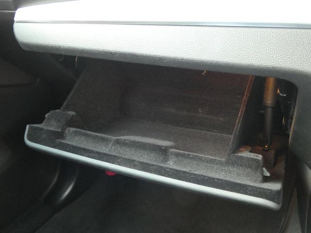 1シリーズ 120i カブリオレ スマートキー プッシュスタート HDDナビ ワンセグ ETC 革シート パワーシート キセノンヘッドライト オートライト フォグ MTモード ステアリングリモコン 純正AW 車検整備 09保証(73枚目)