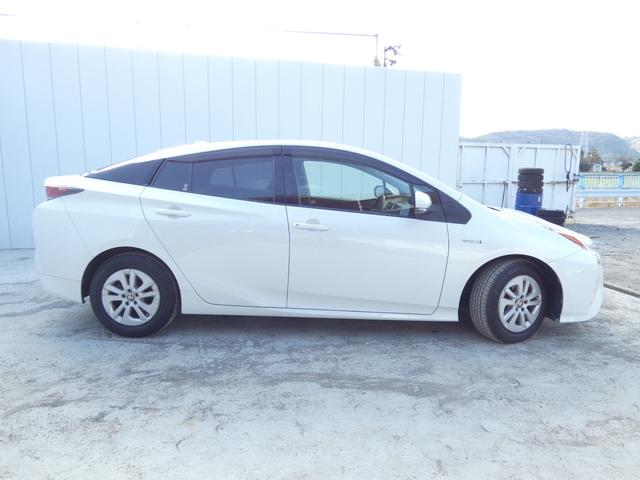 プリウス Ｓ　スマートキー　プッシュスタート　ＳＤナビ　フルセグ　バックカメラ　ビルトインＥＴＣ　ＬＥＤライト　オートライト　フォグ　ステアリングリモコン　ウインカーミラー　ワンオーナー車　純正ＡＷ　車検整備（19枚目）