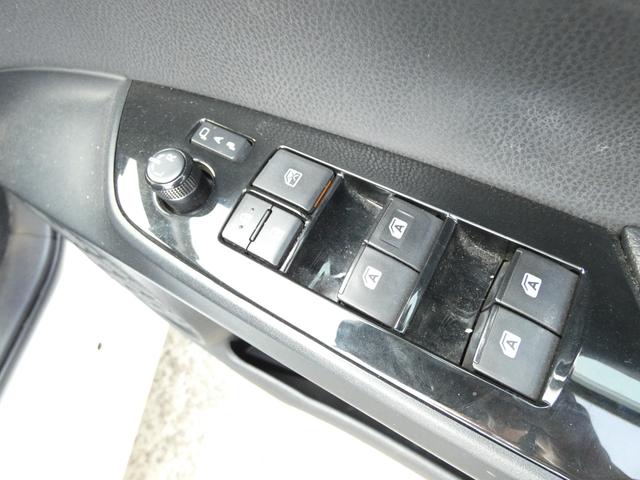 プリウス Ｓ　スマートキー　プッシュスタート　ＳＤナビ　フルセグ　バックカメラ　ビルトインＥＴＣ　ＬＥＤライト　オートライト　フォグ　ステアリングリモコン　ウインカーミラー　ワンオーナー車　純正ＡＷ　車検整備（61枚目）