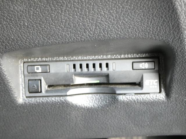 プリウス Ｓ　スマートキー　プッシュスタート　ＳＤナビ　フルセグ　バックカメラ　ビルトインＥＴＣ　ＬＥＤライト　オートライト　フォグ　ステアリングリモコン　ウインカーミラー　ワンオーナー車　純正ＡＷ　車検整備（63枚目）