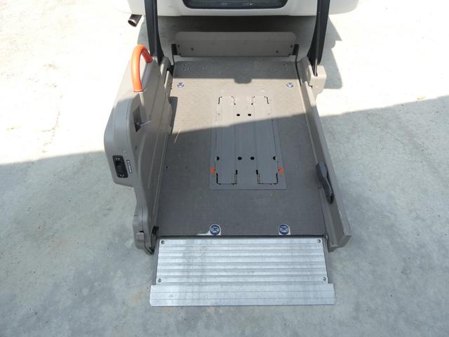 キャラバンマイクロバス 車椅子移動車 4WD 福祉車両 リモコンキー パワーステアリング パワーウインドウ マニュアルエアコン ヘッドライトレベライザー 純正ラジオオーディオ 車検整備 09保証 有償保証(46枚目)