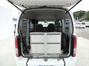　車いす移動車　後部電動固定　リモコンキー　パワーウインドウ　ハロゲンヘッドライト　ヘッドライトレベライザー　純正ラジオオーディオ　両側スライドドア　マニュアルエアコン　ドアバイザー　フロアマット（45枚目）