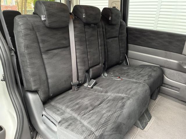 G コンフォートセレクション フリップダウンモニター・禁煙車・両側電動スライドドア・純正ナビ・Bluetooth再生・フルセグTV・バックカメラ・ETC・HIDヘッドライト・クルーズコントロール・スマートキー・ワンオーナー・8人乗(11枚目)