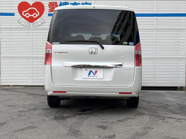 G コンフォートセレクション フリップダウンモニター・禁煙車・両側電動スライドドア・純正ナビ・Bluetooth再生・フルセグTV・バックカメラ・ETC・HIDヘッドライト・クルーズコントロール・スマートキー・ワンオーナー・8人乗(17枚目)